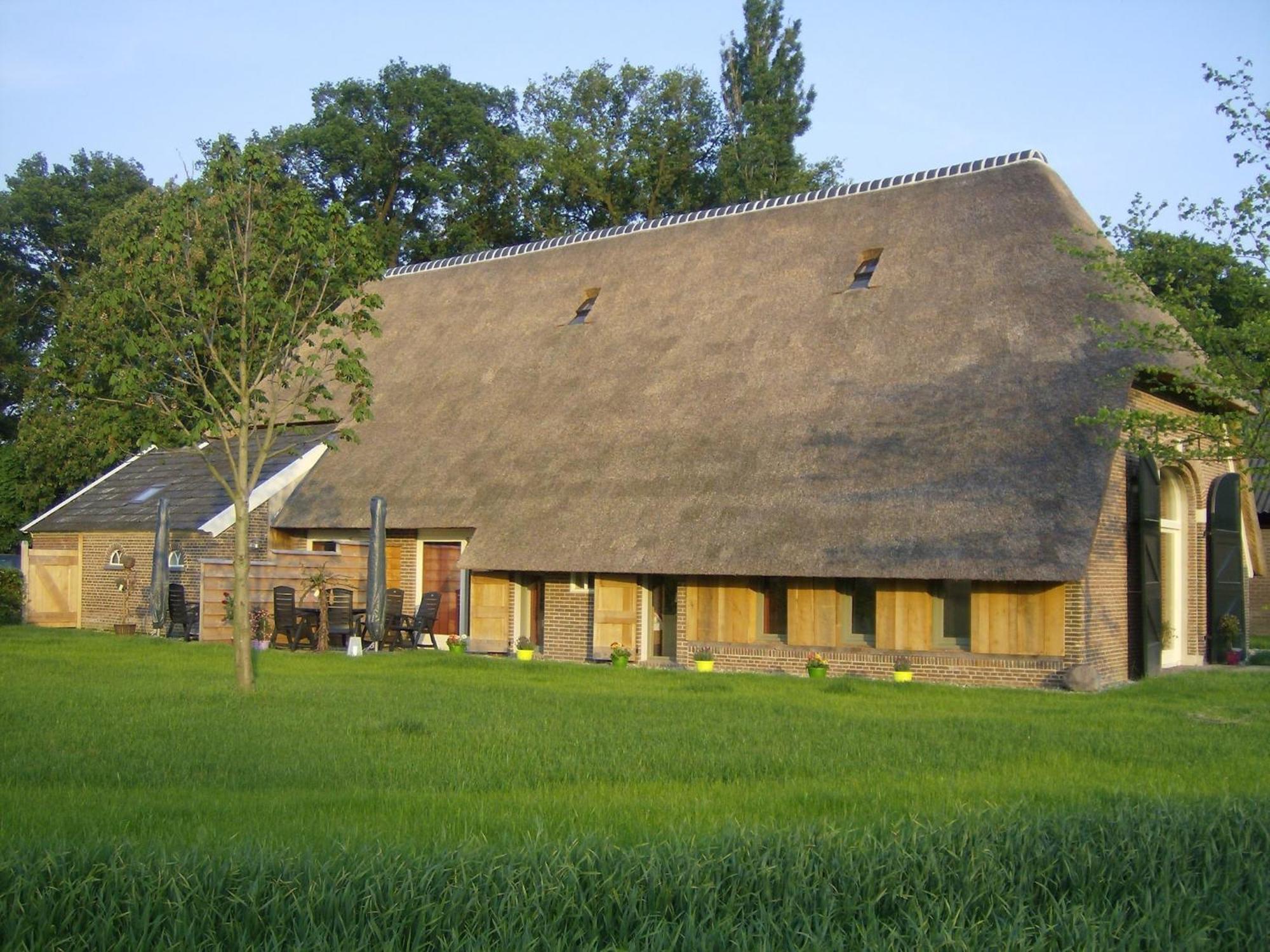 Quaint Farmhouse In Geesteren With Meadow View Ngoại thất bức ảnh